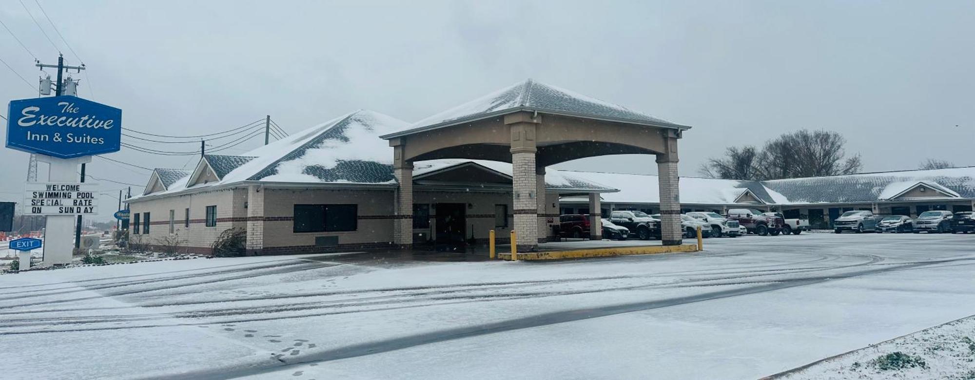 Executive Inn & Suites West Columbia Exterior photo